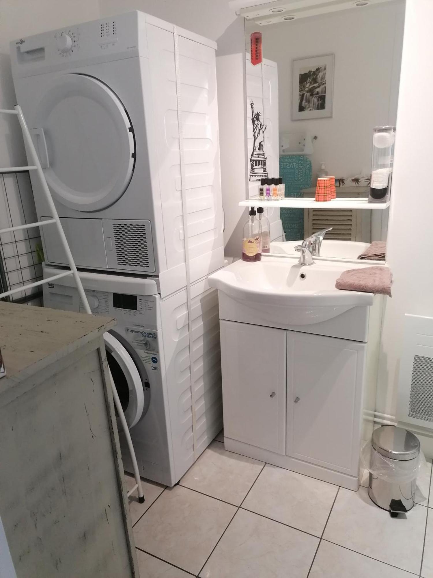 Le Petit -appartement Proche De La Vieille , Du Centre Et Du Tram- Petit Dejeuner Offert Apartment *